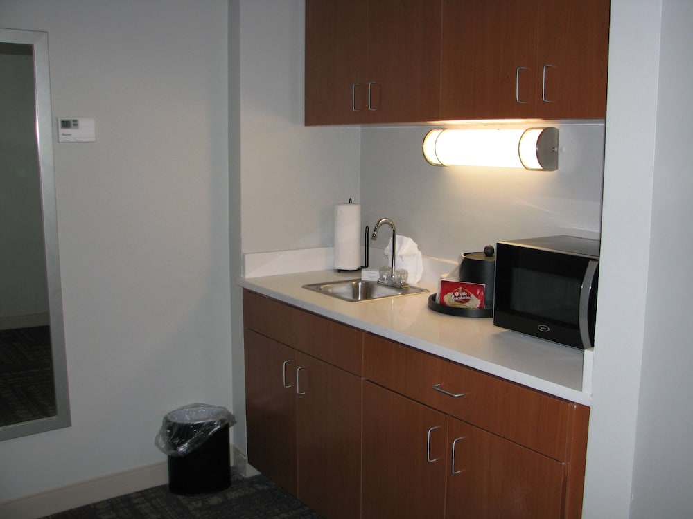 Hampton Inn Sevierville 27/43