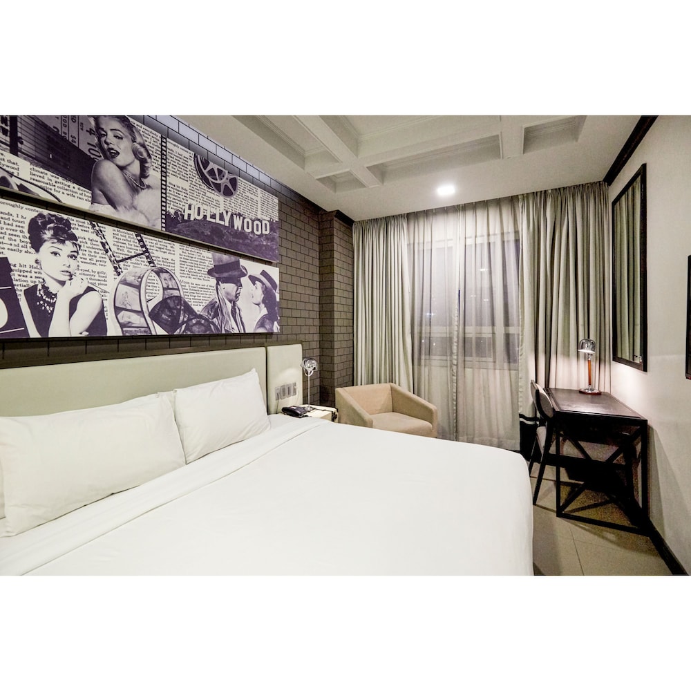 Summit Hotel Magnolia 8/70