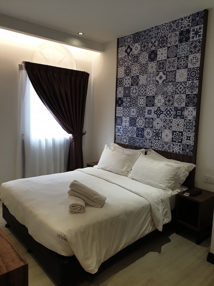 Styles Hotel 36/48