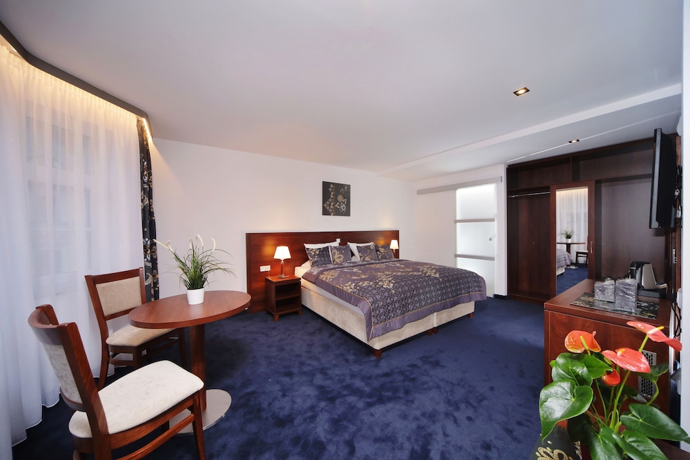 Hotel Central 1920 21/25