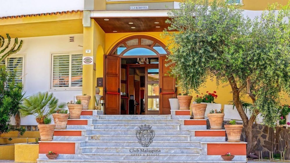 Club Malaspina Hotel and Resort 7/54