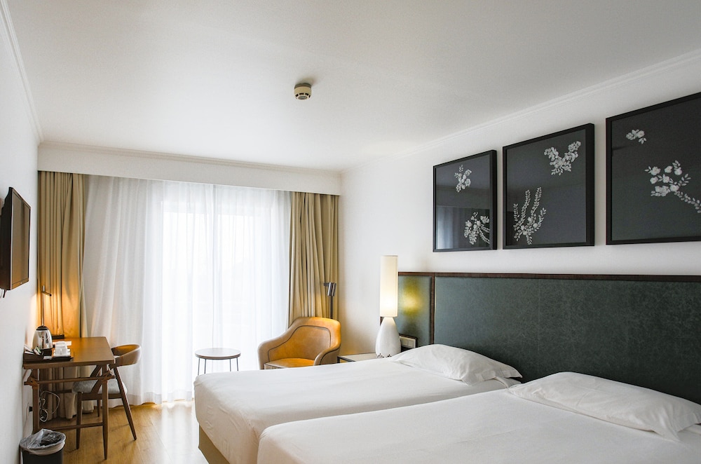 Hotel Ponta Delgada 32/122