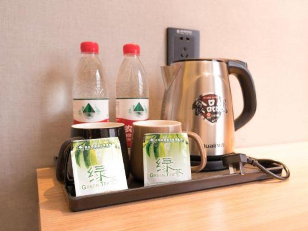 GreenTree Inn Express Hefei Yaohai Wanda Minghuang Road 18/38