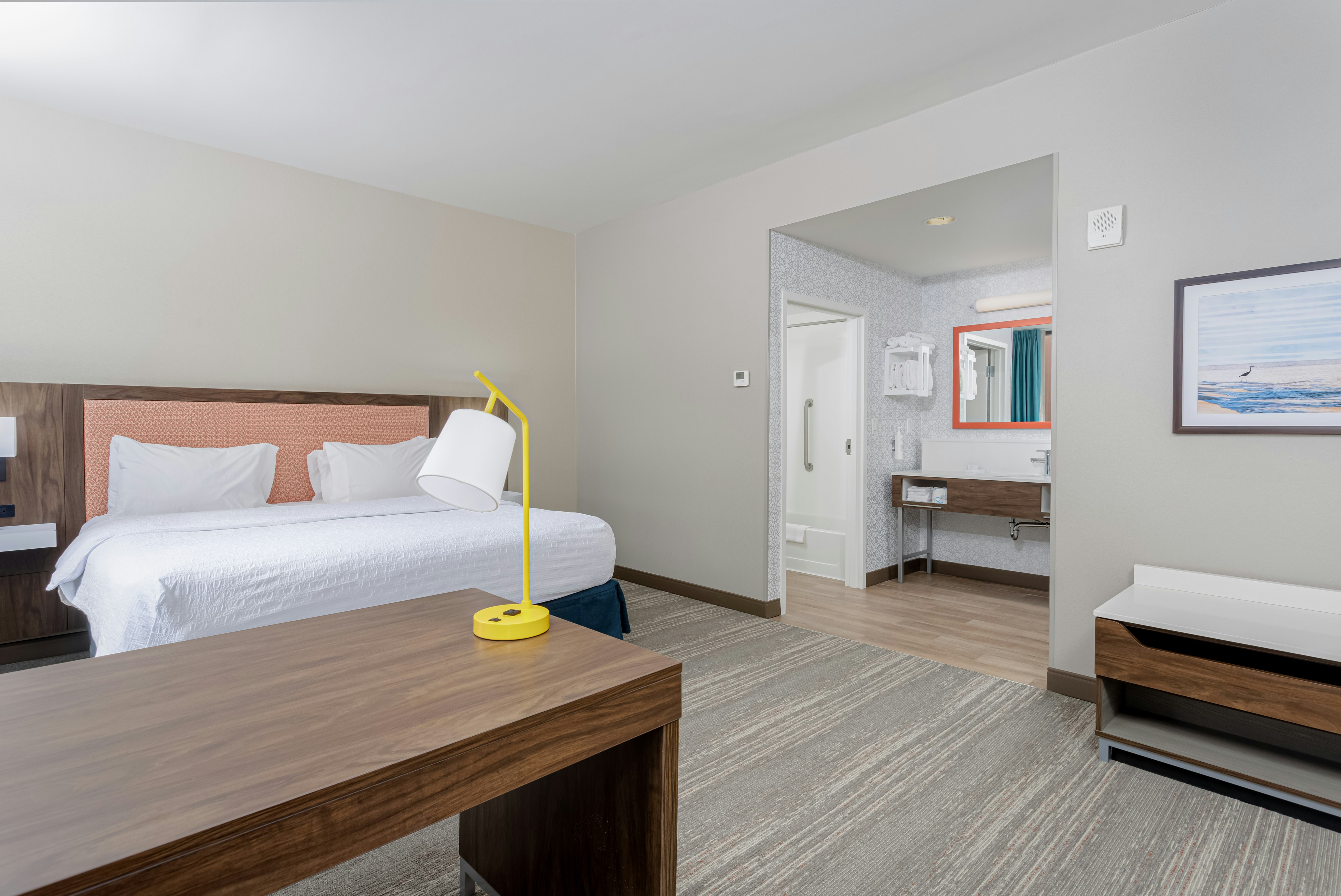 Studio, King Bed, Inland View