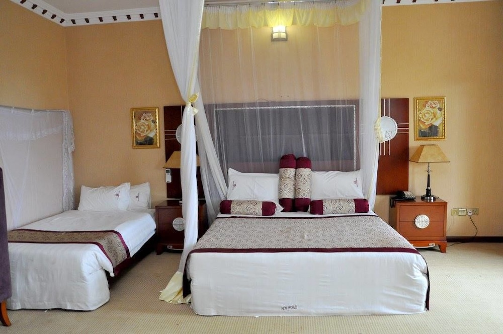 غرفة ديلوكس بسرير كينج، Ropani Hotel Kajjansi 2/4