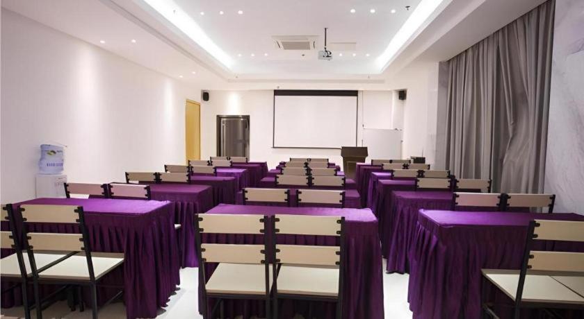 City Comfort Inn Zhanjiang Chikan Overpass 50/54