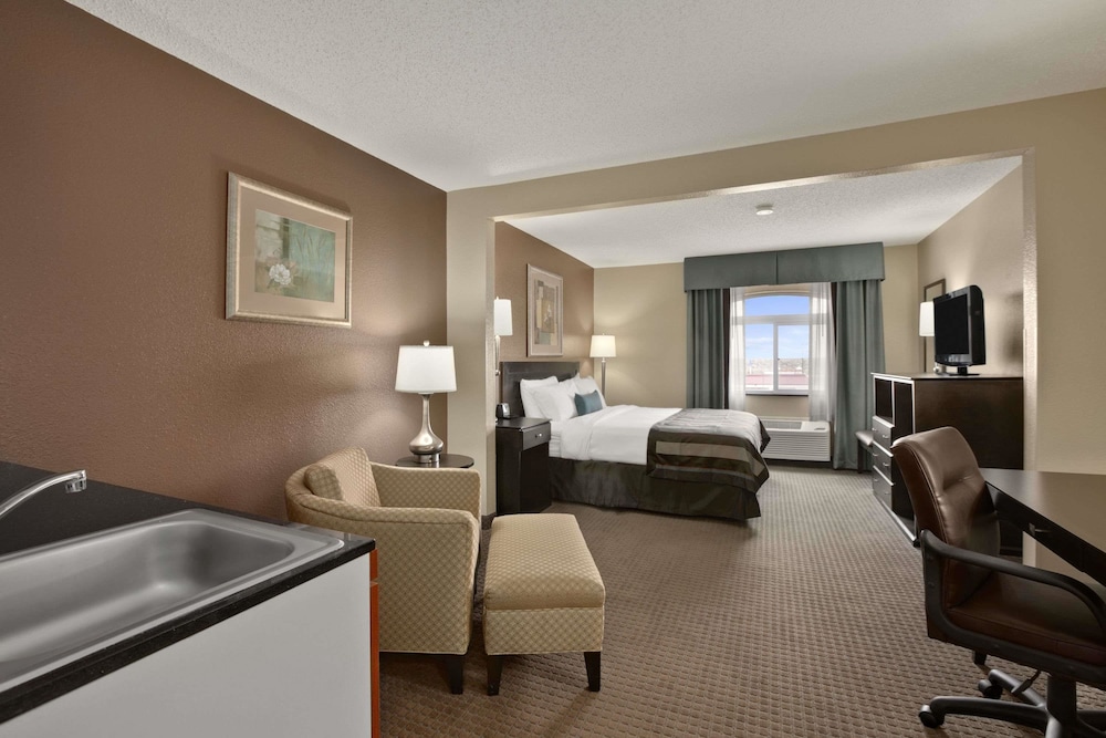 Wingate by Wyndham Pueblo 14/24