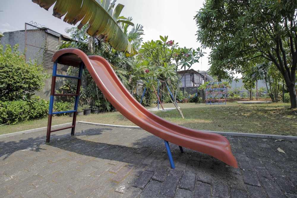 Reddoorz Plus Near Gbk Senayan 27/47