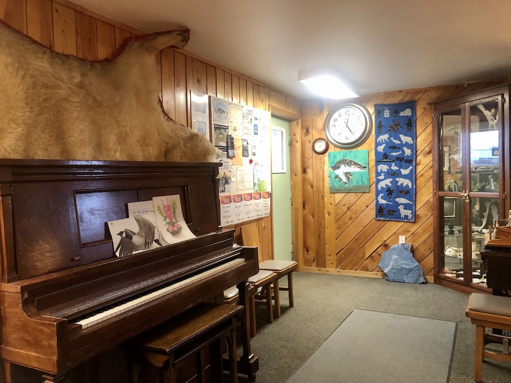 IceBerg Inn 14/25