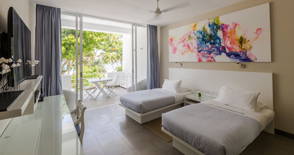 Taru Villas Mawella 16/50