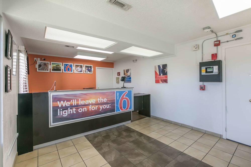 Motel6 Dothan, AL 7/36