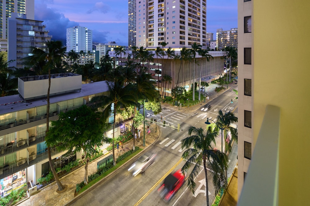 Waikiki Malia 63/69