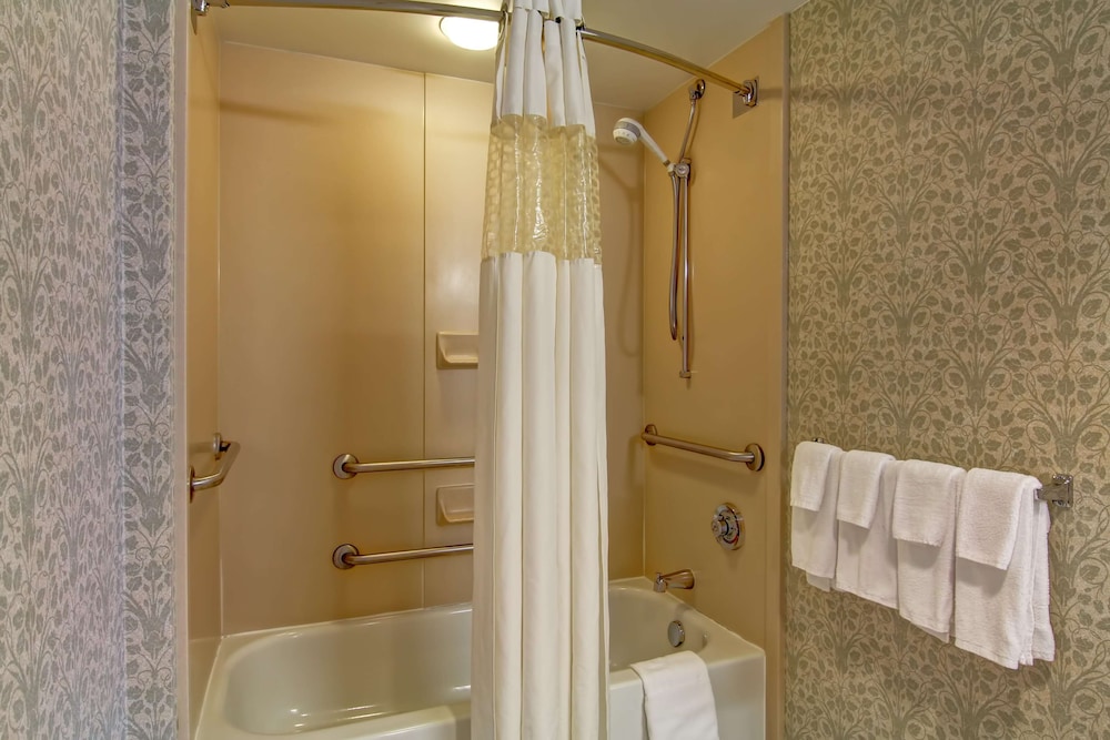 Hampton Inn Suites Leesburg 1/60