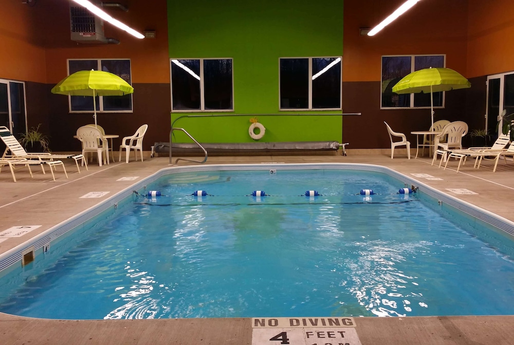 Super 8 by Wyndham Plattsburgh 3/38