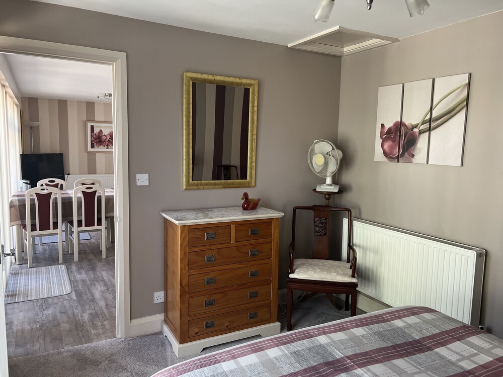 Orchard Side Bed And Breakfast 2/50