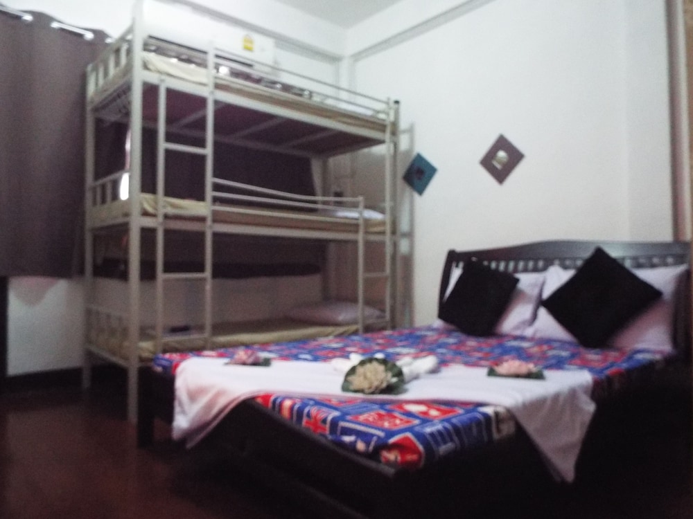 Hostel 24 14/50
