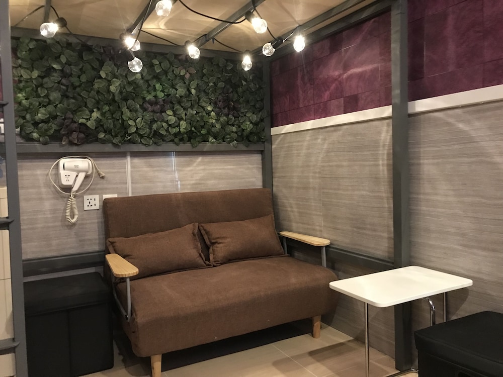 New Garden Hostel 33/39