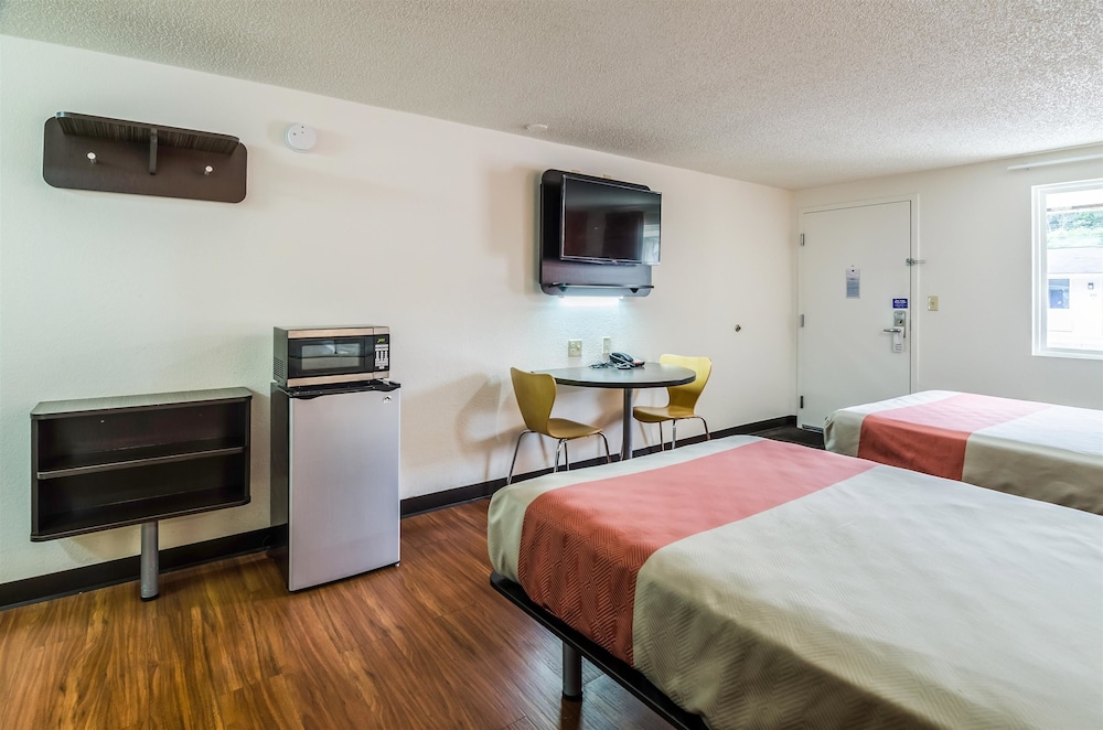 Motel6 Troutville, VA 25/54