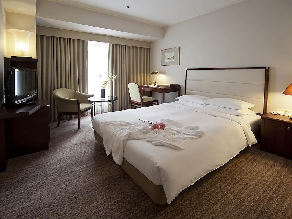Mercure Nagoya Cypress 11/61