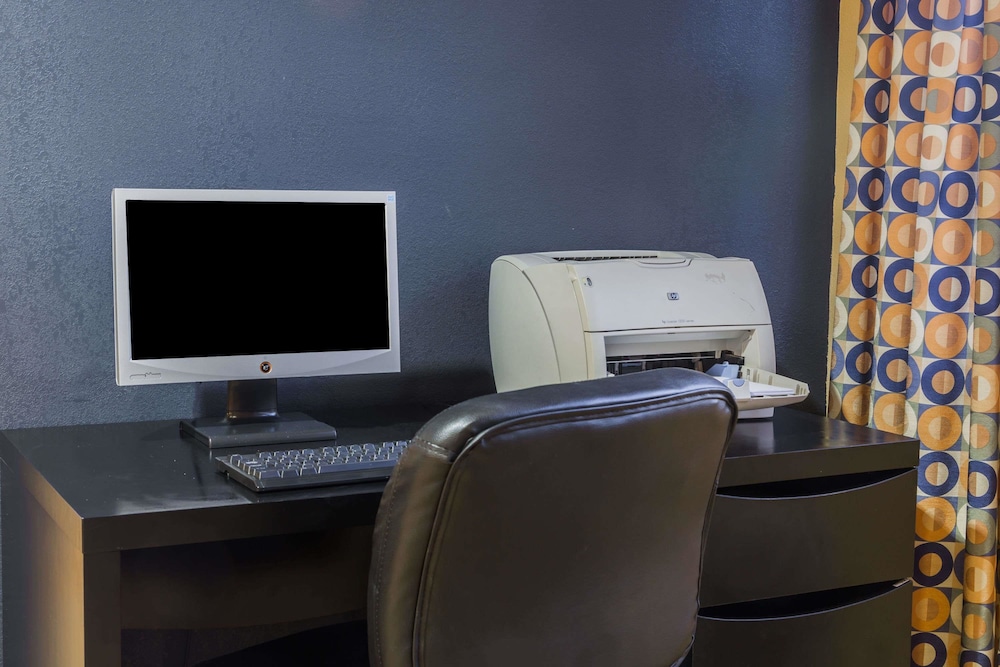 Microtel Inn Suites By Wyndham Hillsborough 20/25