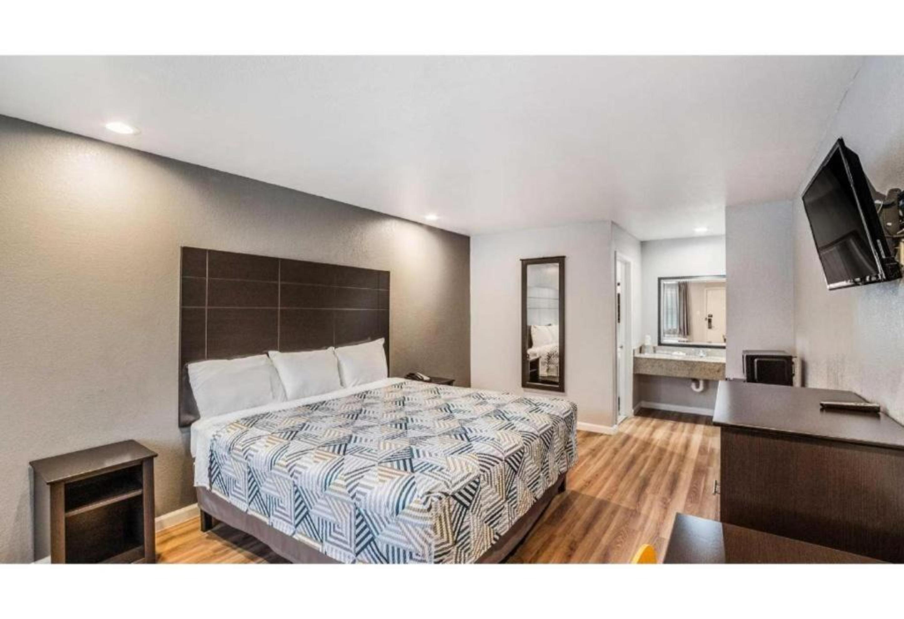 Motel6 Dallas, TX 28/59