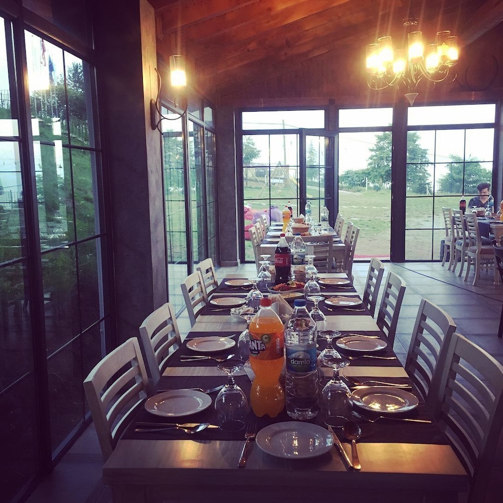 Akamoy Boztepe Hotel & Restaurant 28/40