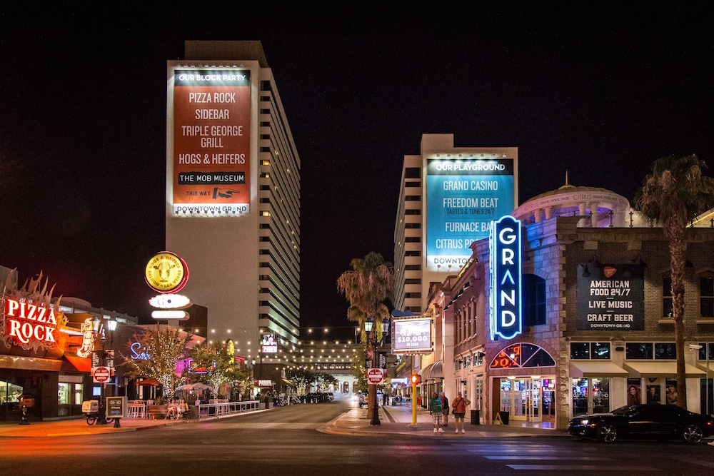 Downtown Grand Las Vegas 1/50