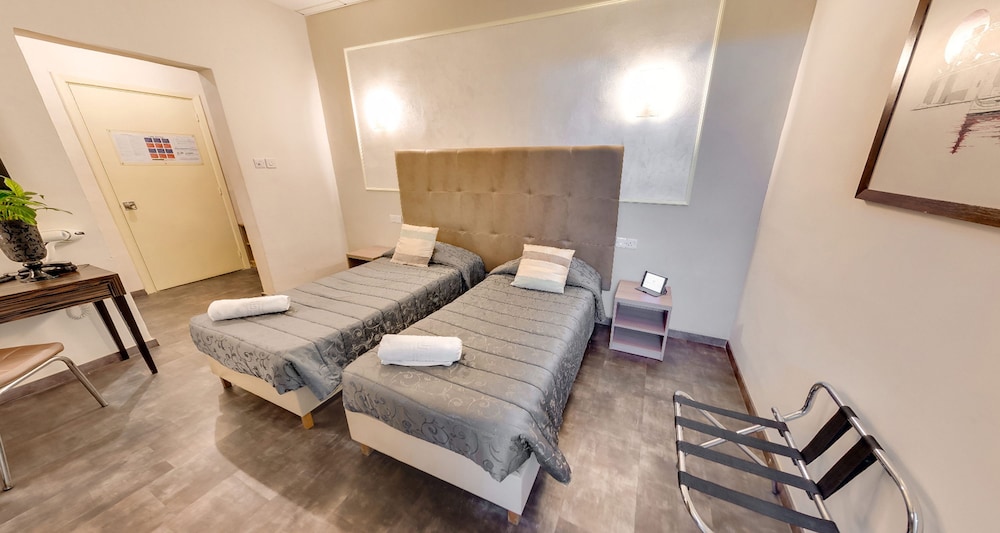 Europa Hotel 25/42