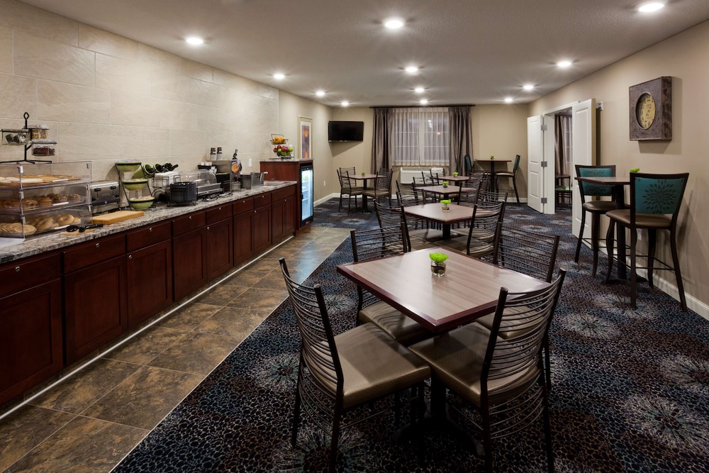 Grandstay Hotel Amp Suites 38/53