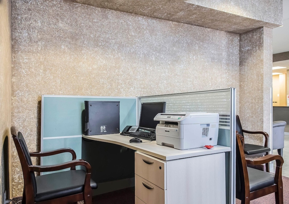 Quality Inn Orleans, ON 51/53