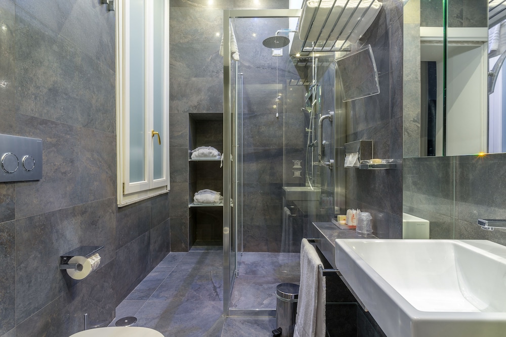 Les Diamants Spanish Steps Suite 42/46