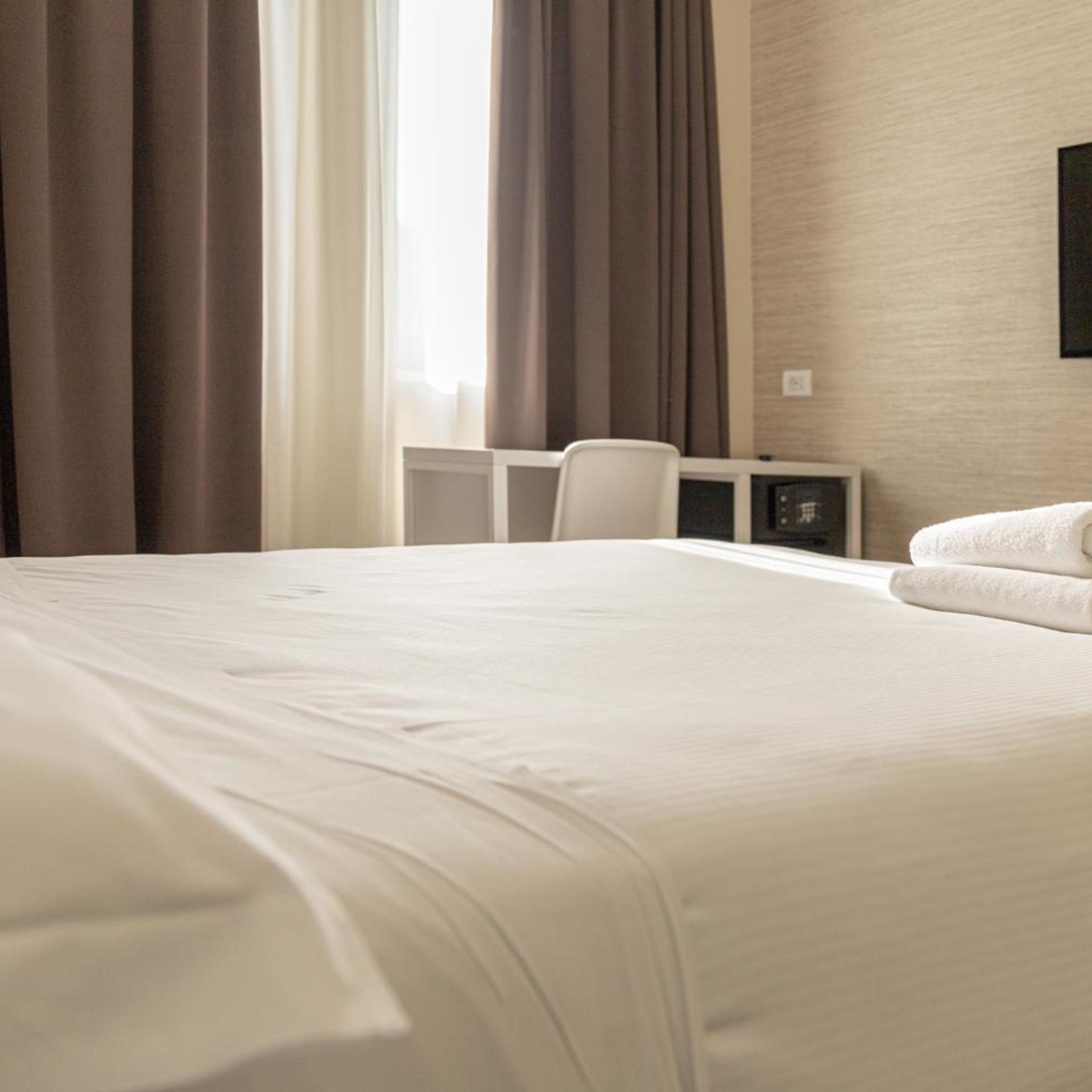 Classic, French Bed