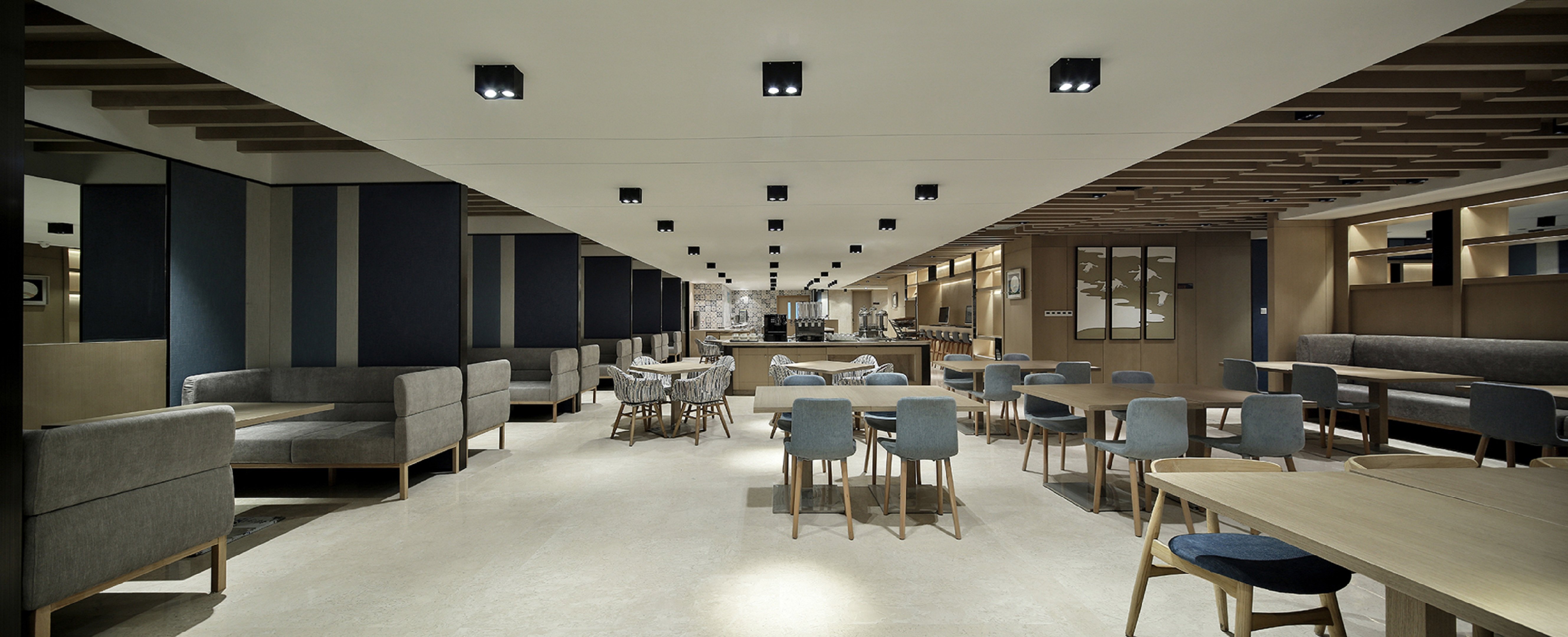HOLIDAY INN EXPRESS CHENGDU WENJIANG HOTSPRING 26/36