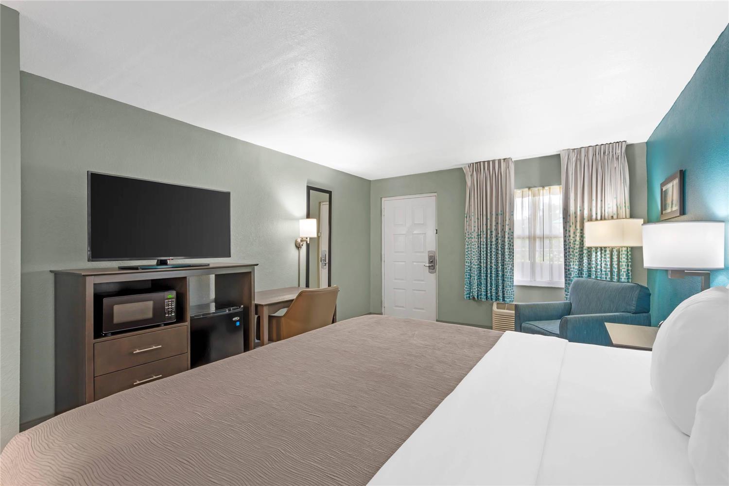 غرفة بسرير كينج لذوي الإعاقة، Quality Inn Bradenton North I-75 6/8