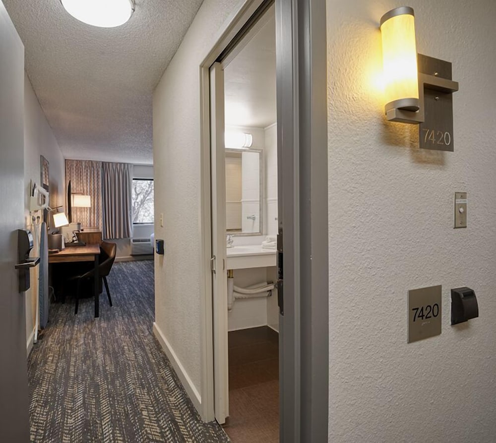 Yavapai Lodge 23/50