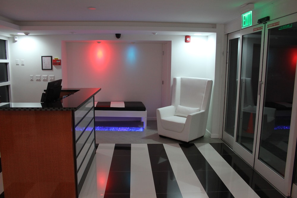 Lotus Boutique Inn Suites 27/57