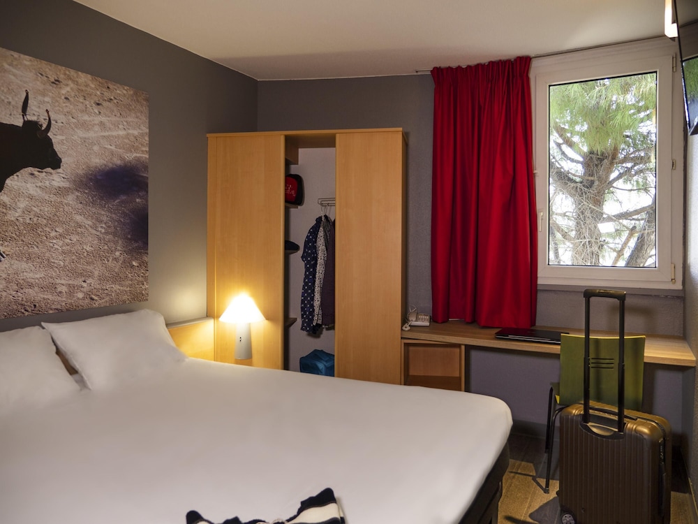 Ibis Arles 21/65