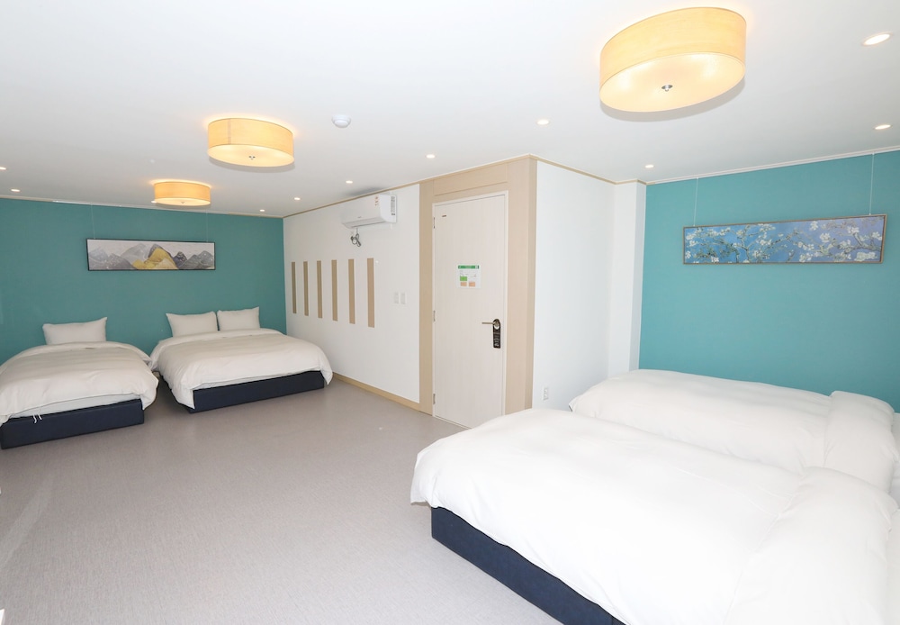 Maison Mini Hotel & Guesthouse 9/24