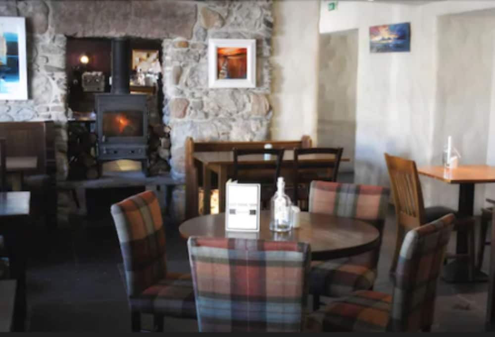 The Loch Ness Inn 36/45