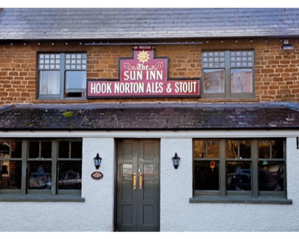 The Sun Inn 1/50