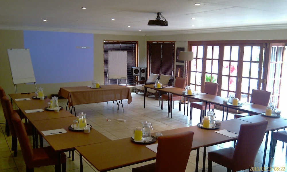Africasky Guest House 10/19