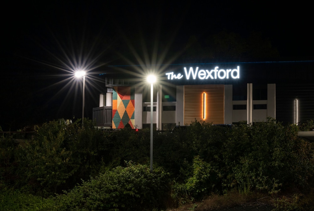 Econo Lodge Wexford 5/16