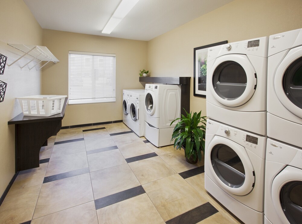 CANDLEWOOD SUITES CARLSBAD SOUTH 19/50