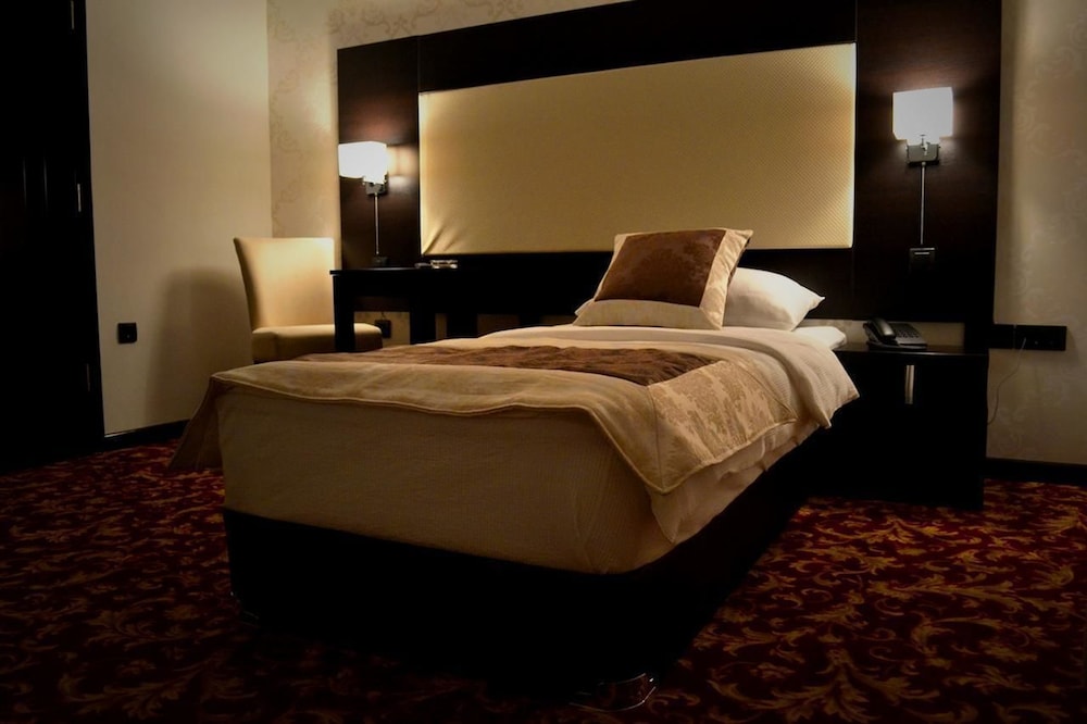 Hotel Espana 8/30