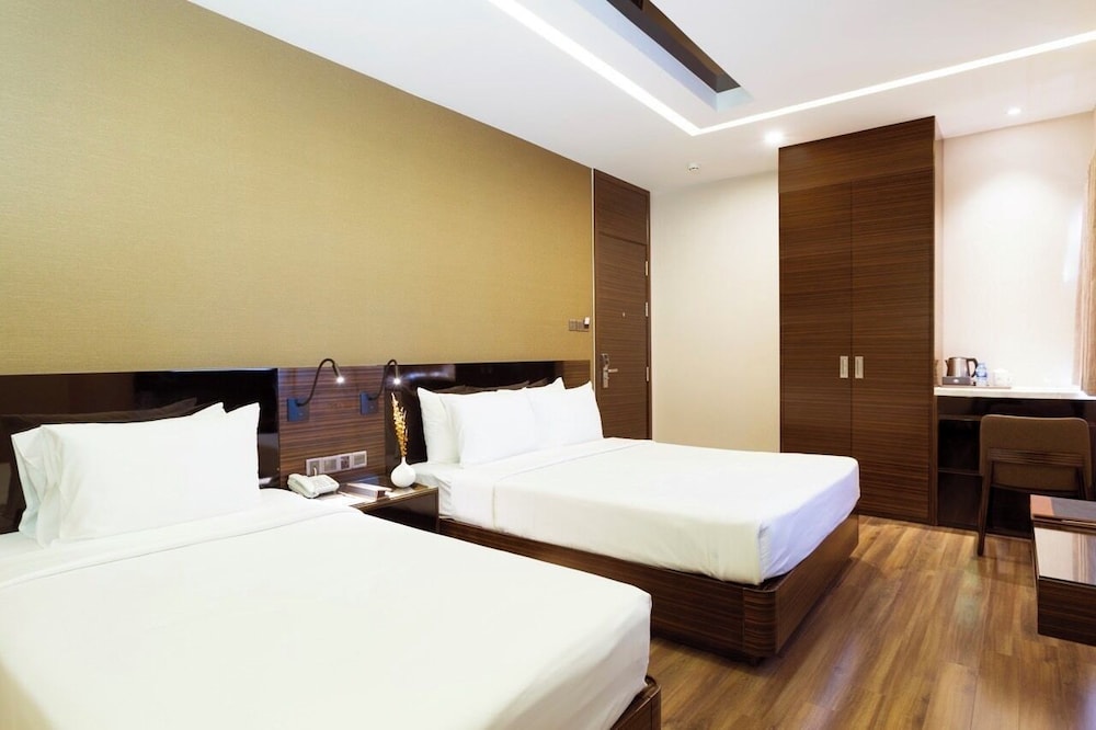 غرفة ديلوكس ثلاثية بسرير مزدوج وسرير فردي، QUEEN ANN HOTEL 7/10