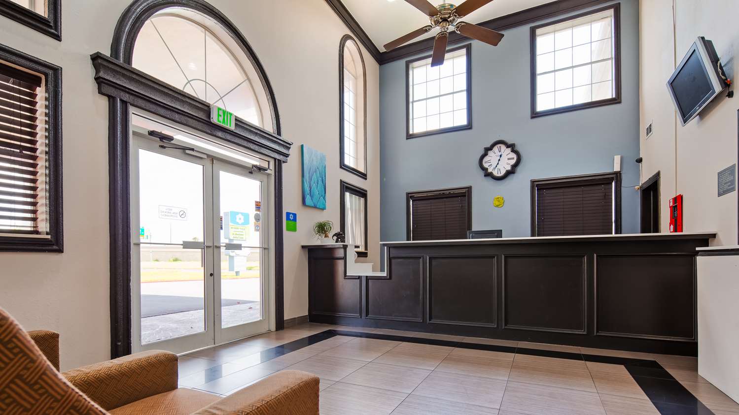 Surestay Hotel By Best Western Brownsville 2/6
