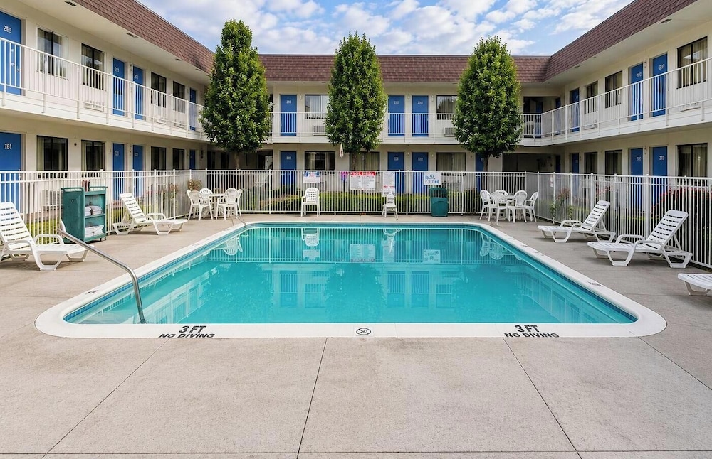 Motel6 Yreka, CA 53/62