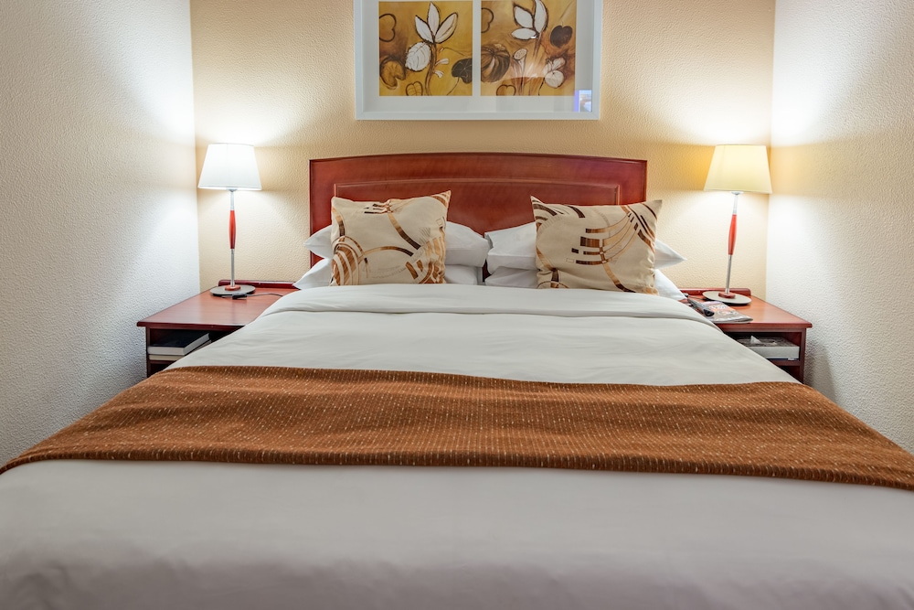 Town Lodge Bellville 13/38