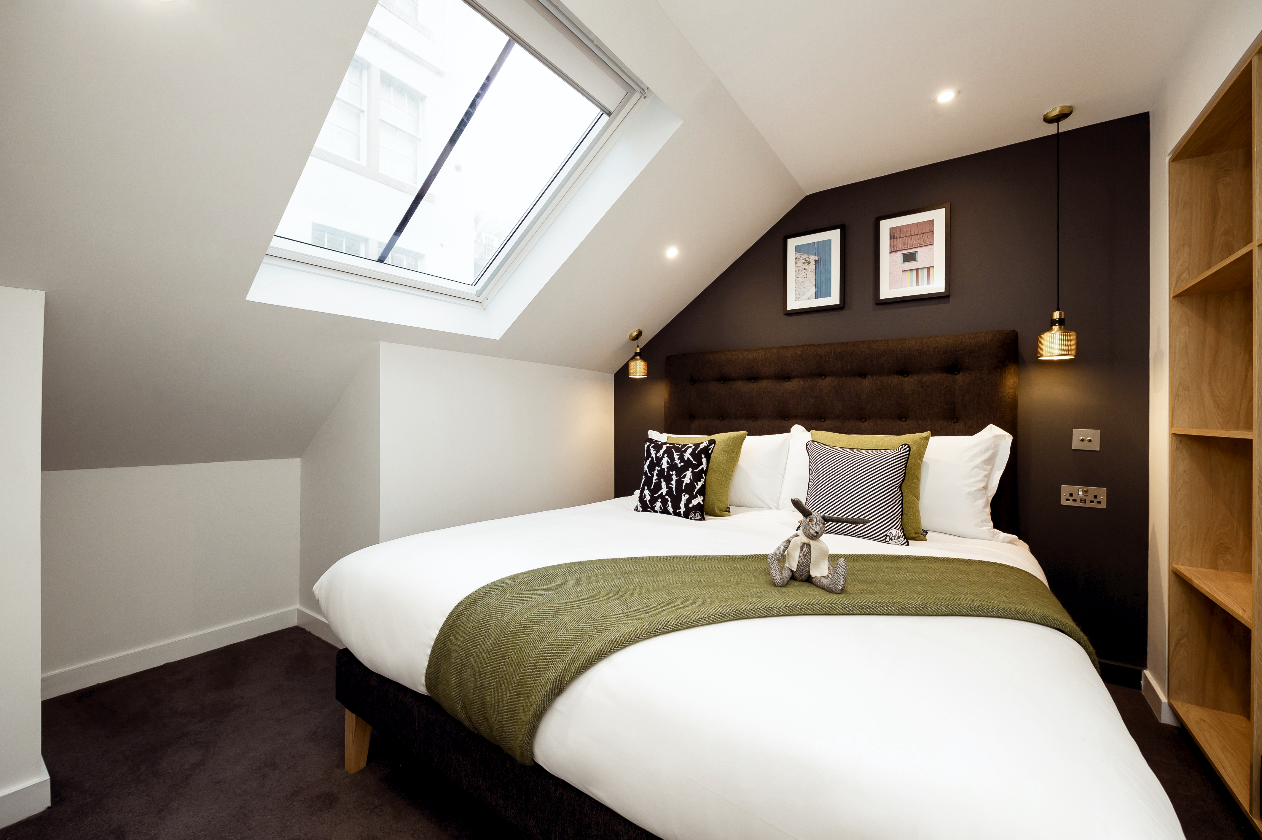 1 Bedroom, Twin Beds, Castle View