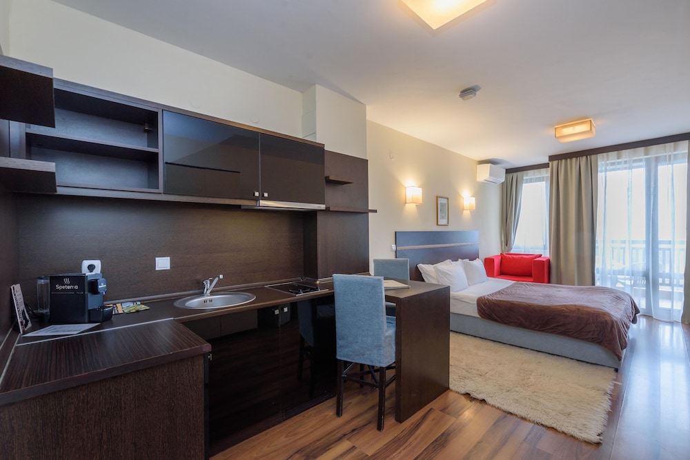Studio, Twin Beds, Sofa, Ground Floor, St George Ski Spa 10/10
